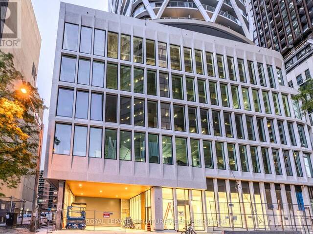 1815 - 234 SIMCOE STREET Toronto Ontario