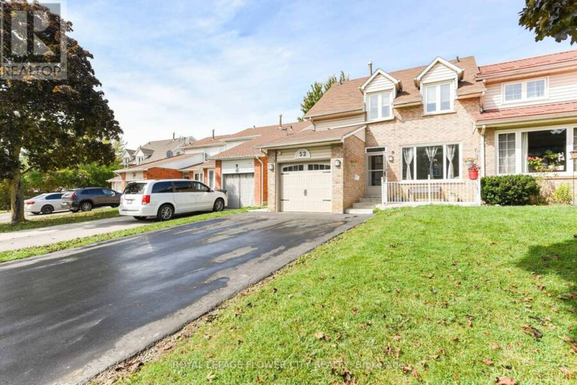 52 COURTLEIGH SQUARE Brampton 