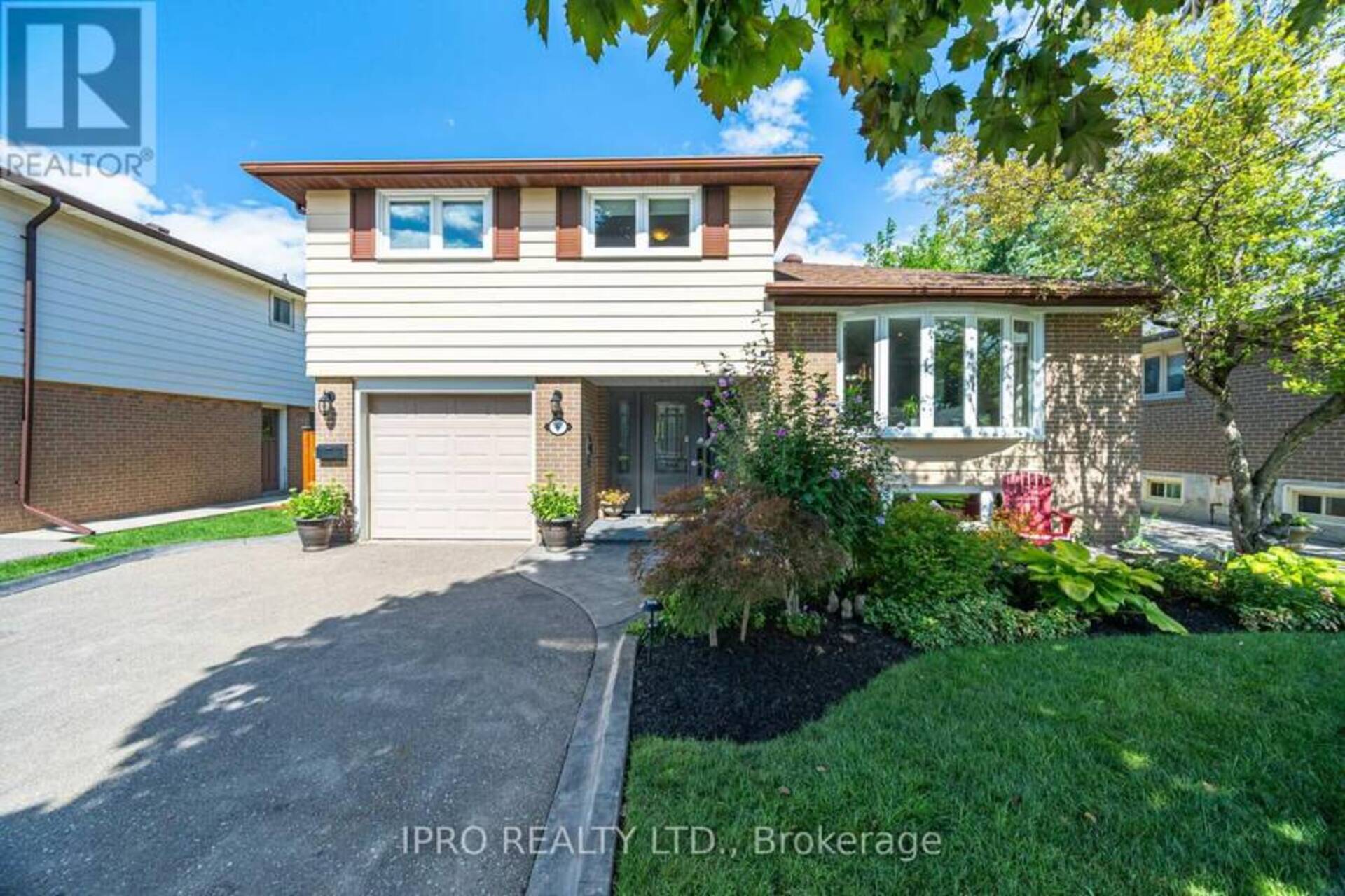 6 STAVELEY CRESCENT Brampton 