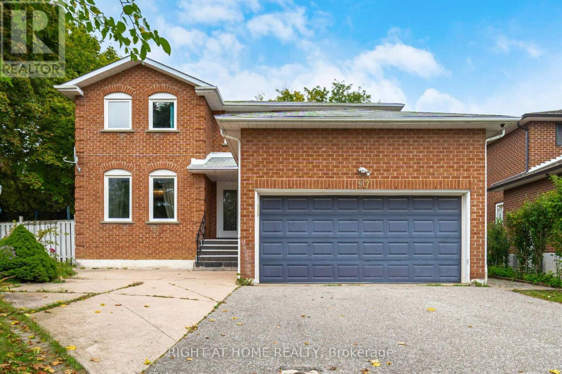 97 CARRINGTON DRIVE Richmond Hill 