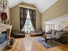 15 LAKE WOODS DRIVE Whitchurch-Stouffville