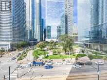 712 - 77 HARBOUR SQUARE Toronto 