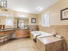 37 RED CARDINAL TRAIL Richmond Hill