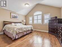 37 RED CARDINAL TRAIL Richmond Hill 