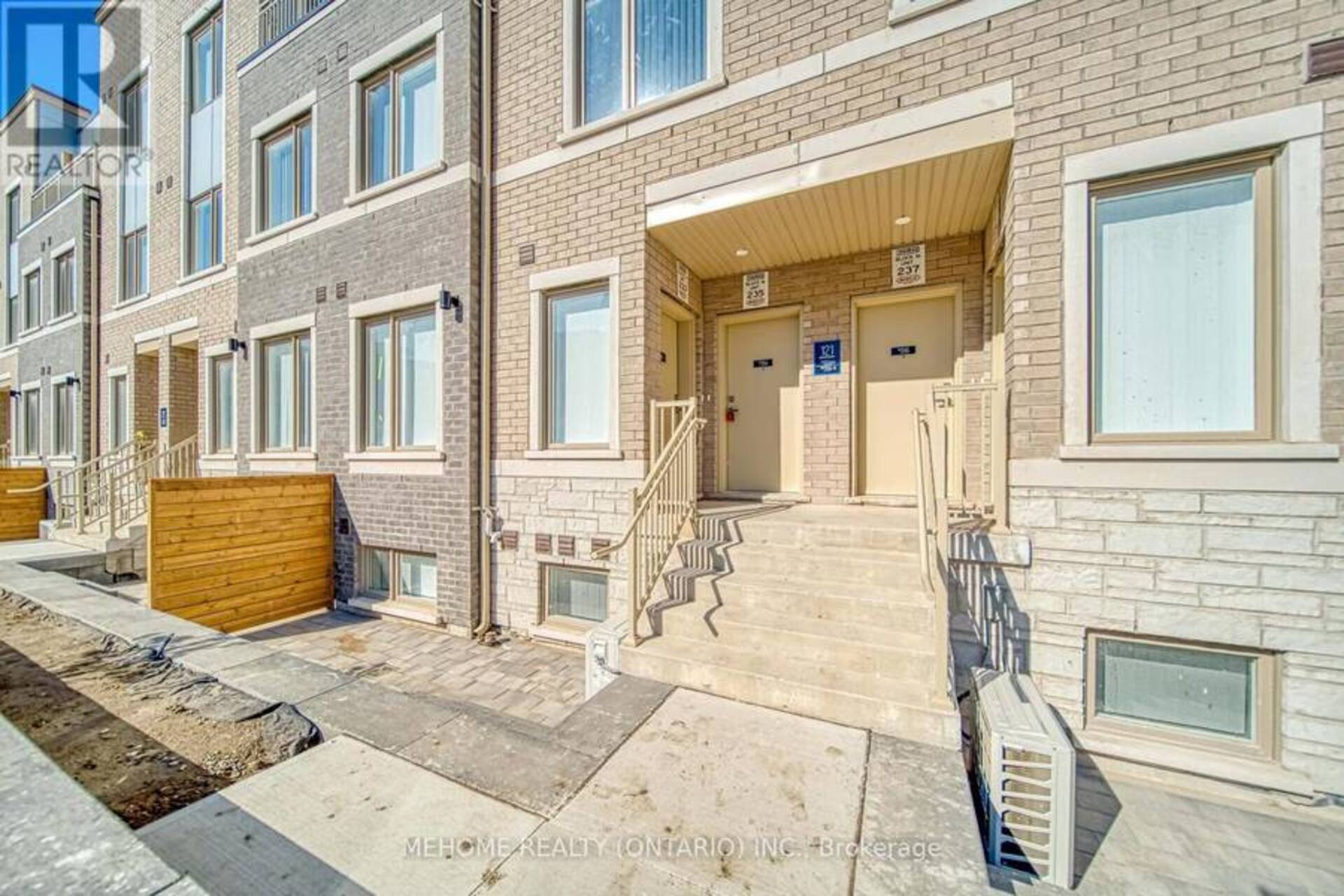 121 HONEYCRISP CREST WAY Vaughan 