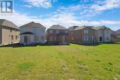 320 WINDFIELD FARMS DRIVE W Oshawa 