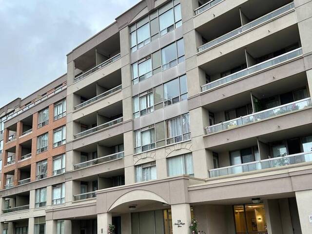 108 - 19 NORTHERN HEIGHTS DRIVE Richmond Hill  Ontario