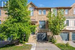 32 - 19 FOXCHASE AVENUE Vaughan