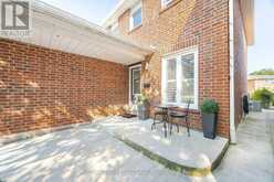 2 CRENSHAW COURT Brampton 