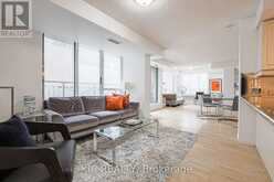 215 - 140 SIMCOE STREET Toronto