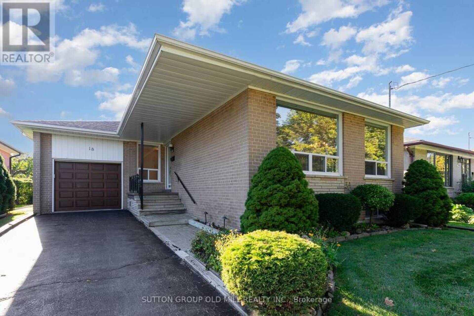 18 BANKFIELD DRIVE Toronto