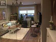 3 - 922 BATHURST STREET Toronto 