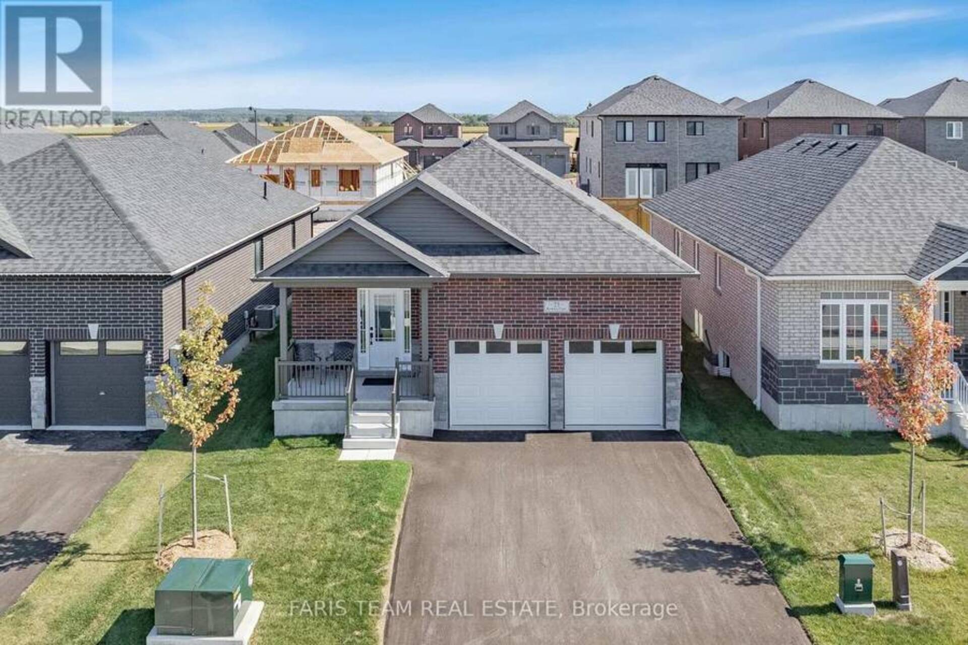 25 ROWLEY CRESCENT Springwater