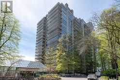 106 - 63 ST CLAIR AVENUE W Toronto