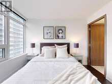 1002 - 17 BATHURST STREET Toronto