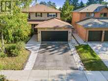 97 GOLF LINKS DRIVE Aurora 