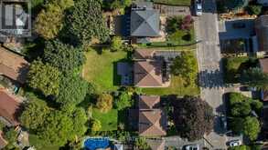 72 FISHLEIGH DRIVE Toronto