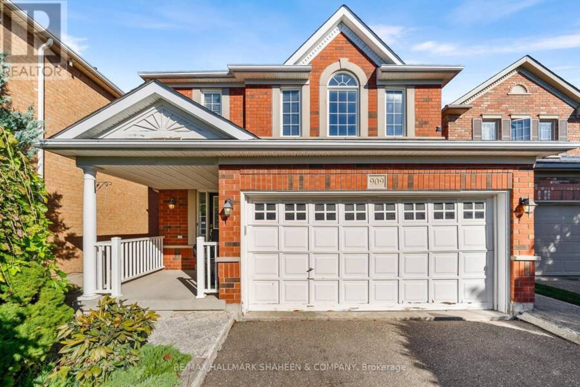 909 OAKTREE CRESCENT Newmarket 