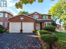 32 QUEENS COLLEGE DRIVE Richmond Hill 