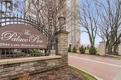 511 - 2045 LAKE SHORE BOULEVARD W Toronto 