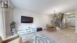 5 - 35 HANNING COURT Clarington 