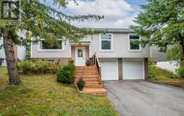 26 RED MILLS DRIVE East Gwillimbury