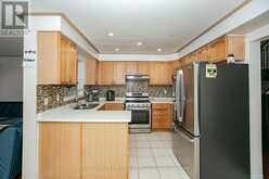 4 LAKE LOUISE DRIVE Brampton