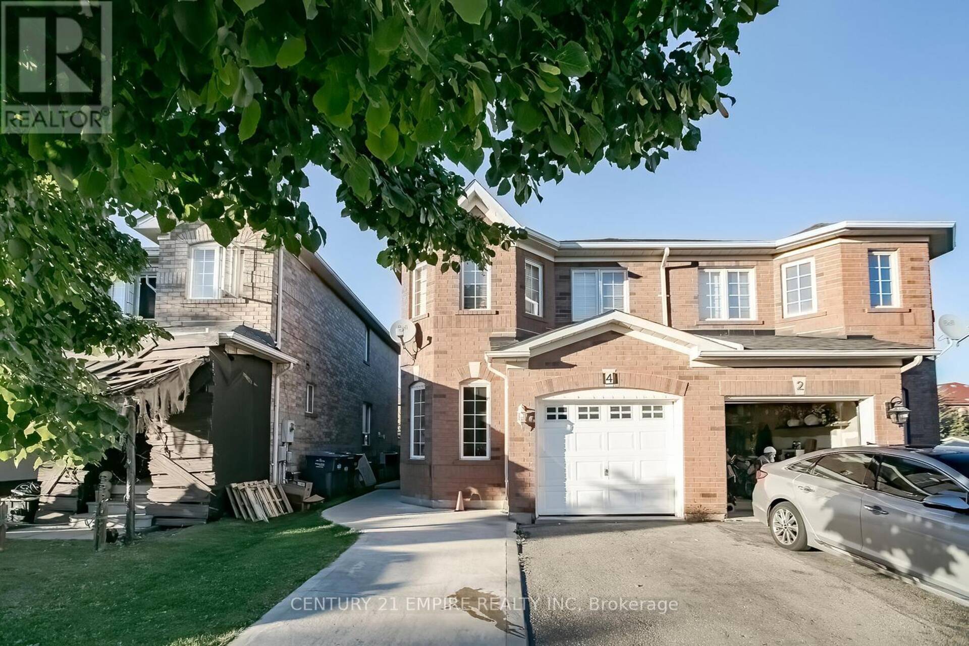 4 LAKE LOUISE DRIVE Brampton 