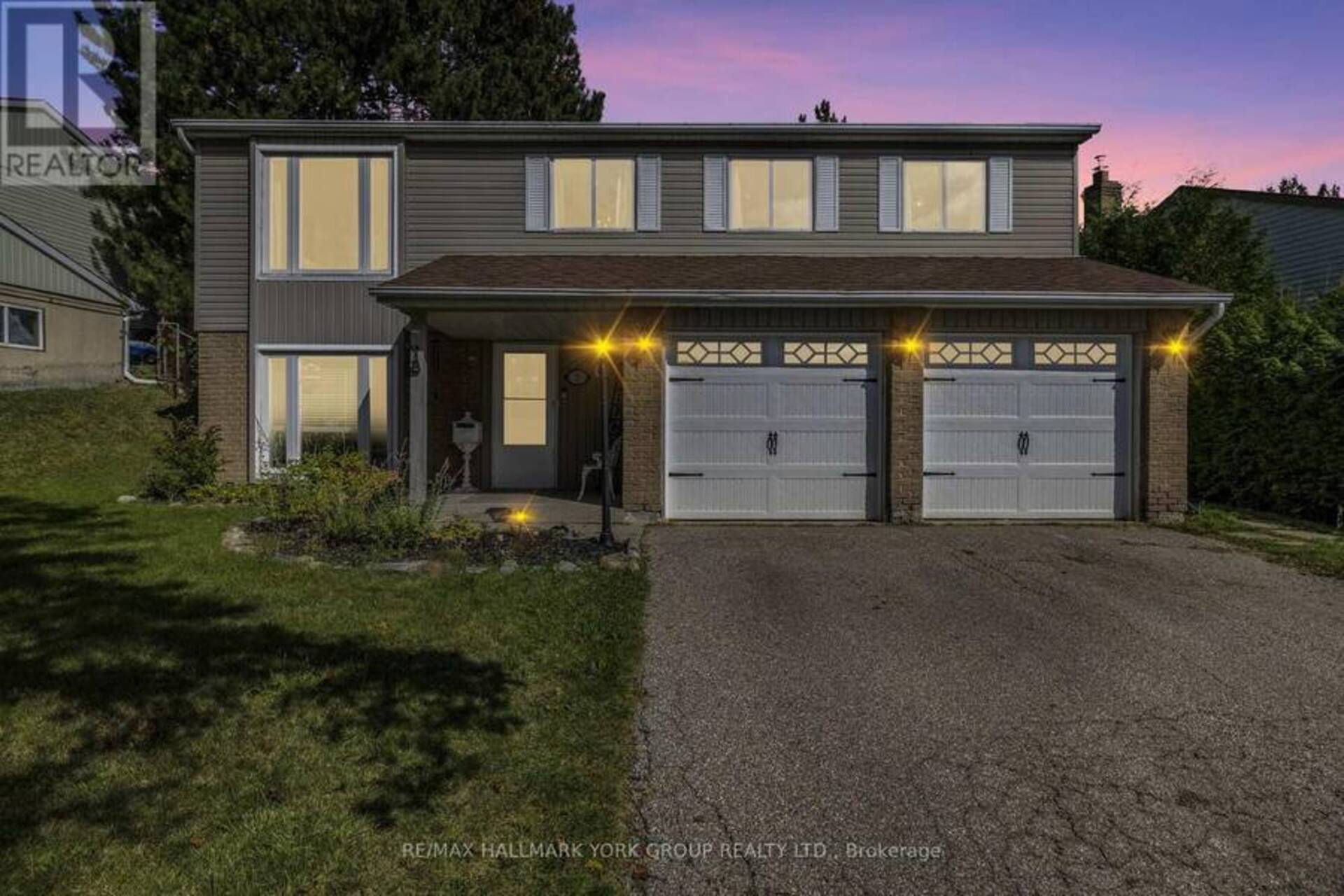 57 HOLLAND RIVER BOULEVARD East Gwillimbury 