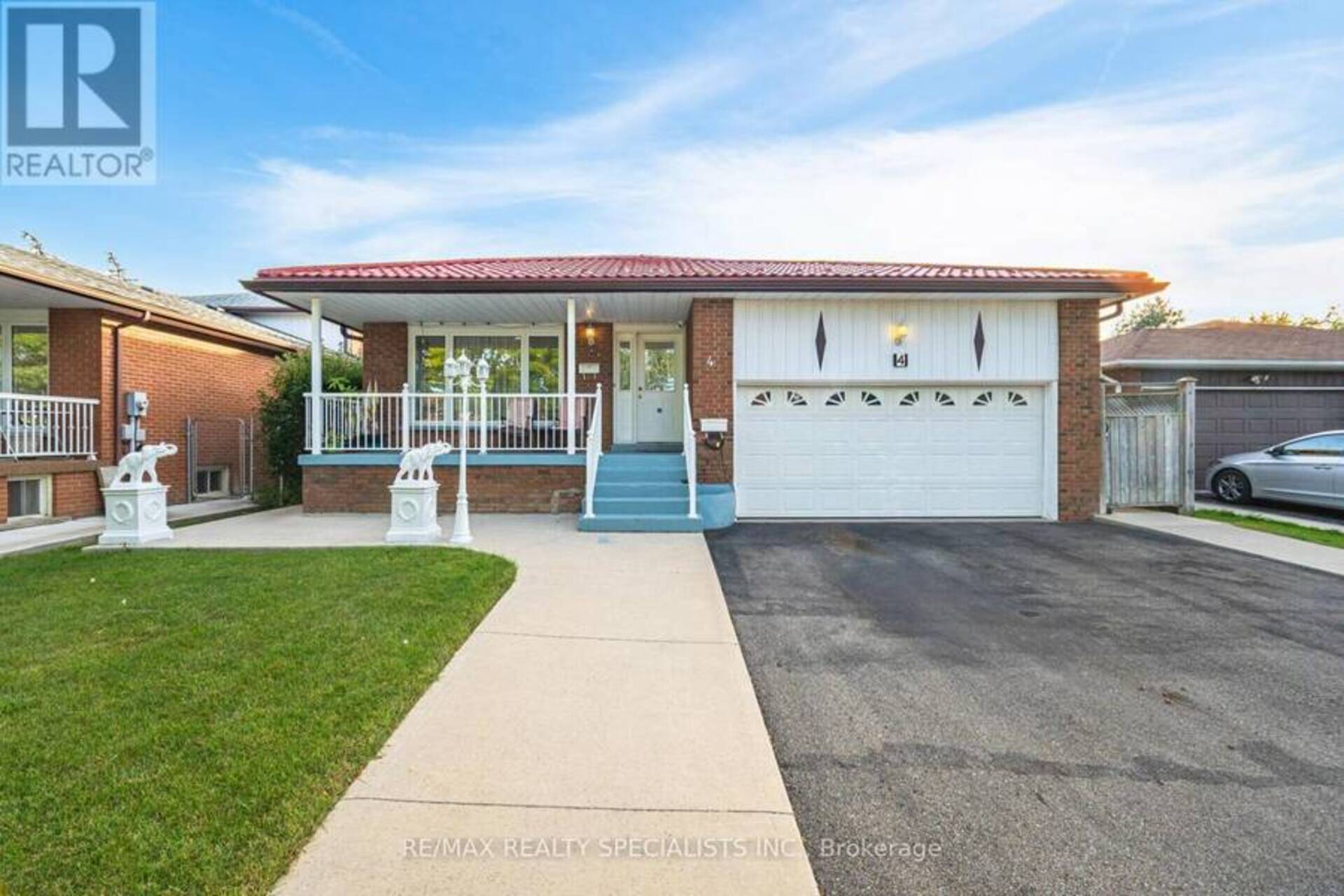 4 MANORCREST STREET Brampton 