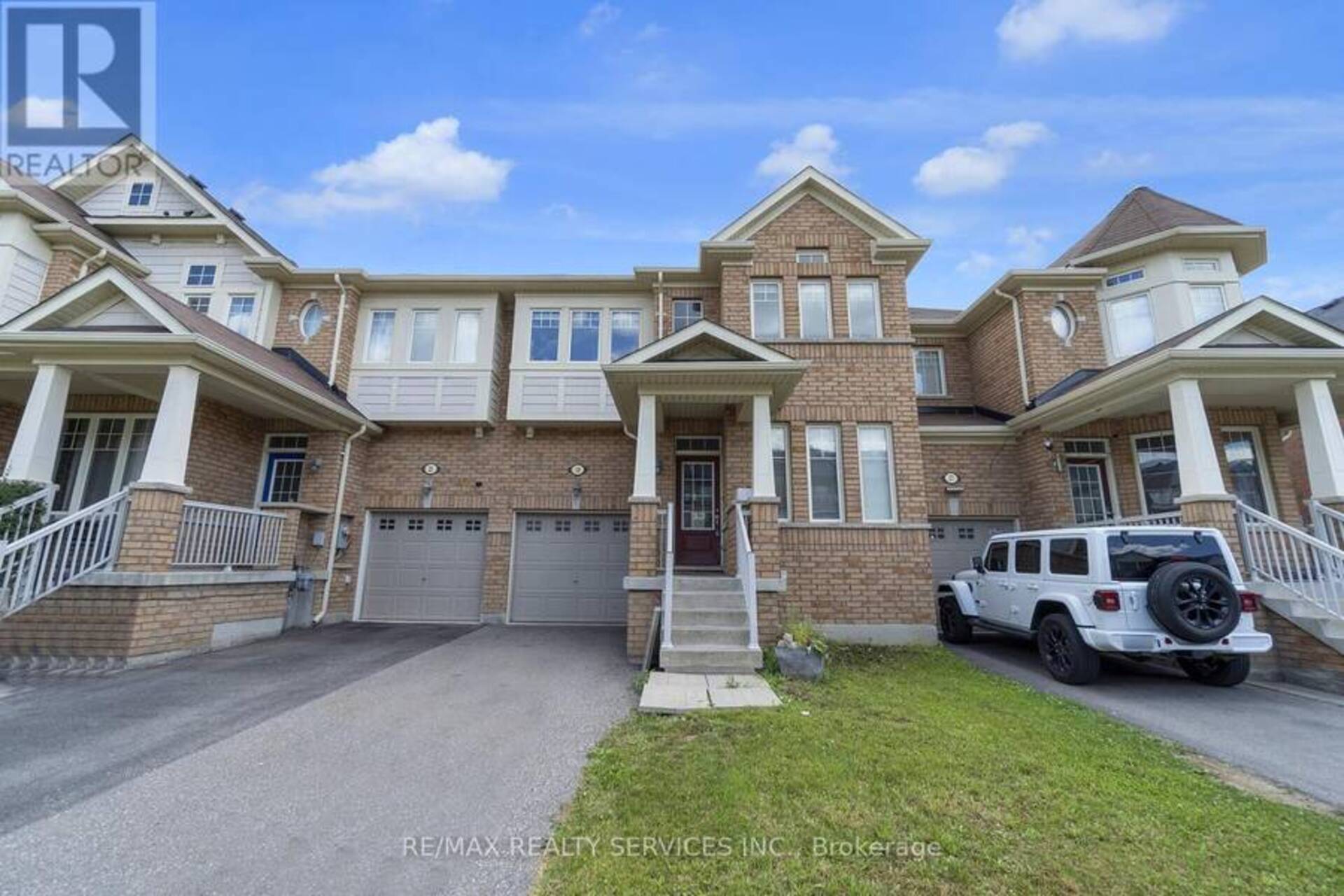 19 SKY HARBOUR DRIVE Brampton