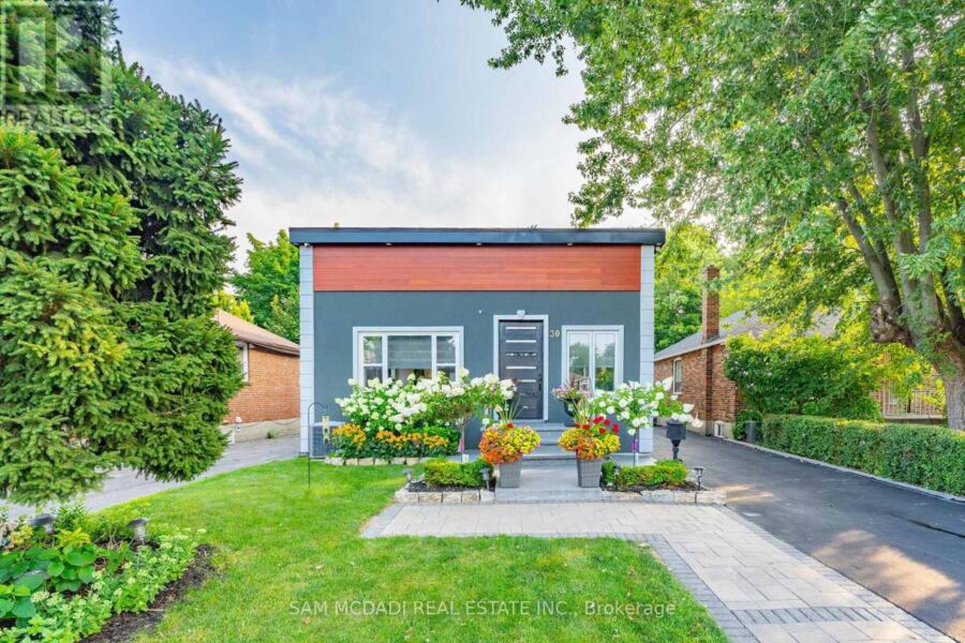 30 MAPLE AVENUE N Mississauga