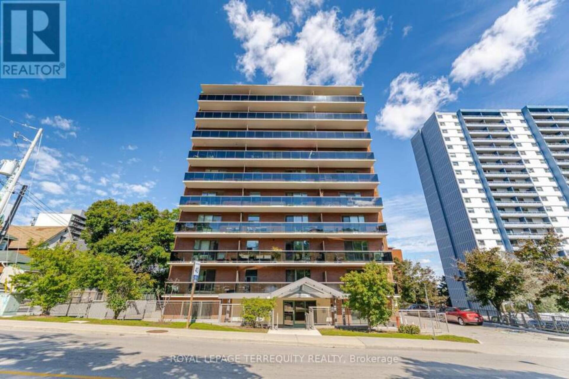 101 - 81 CHARLTON AVENUE E Hamilton 