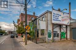 658 DUNDAS STREET W Toronto