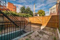 658 DUNDAS STREET W Toronto