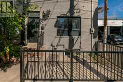 658 DUNDAS STREET W Toronto