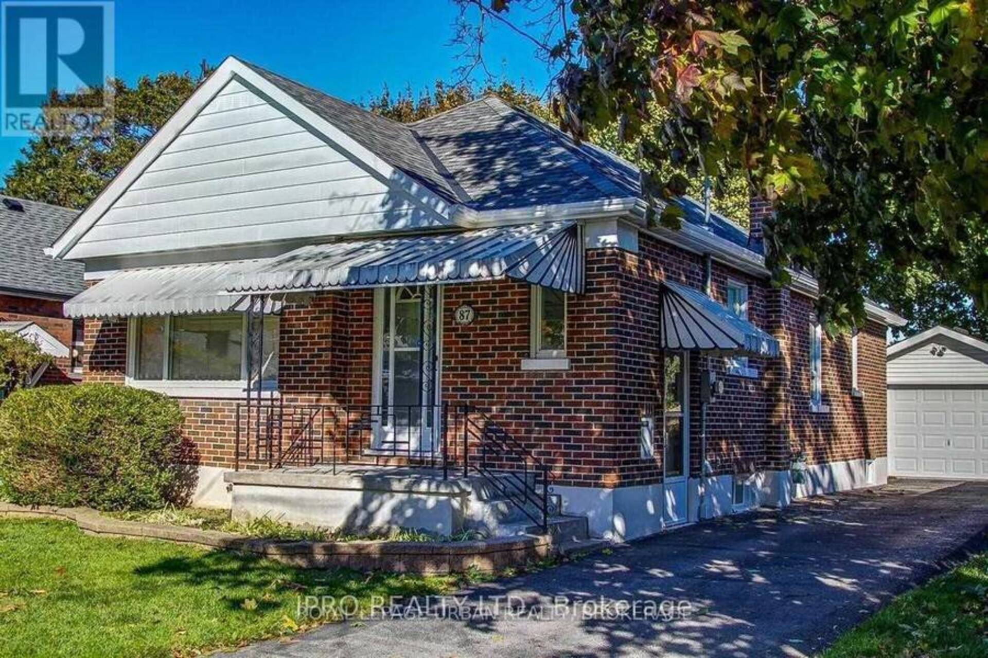 87 OAKES AVENUE Oshawa 