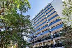 808 - 15 WALMER ROAD Toronto 