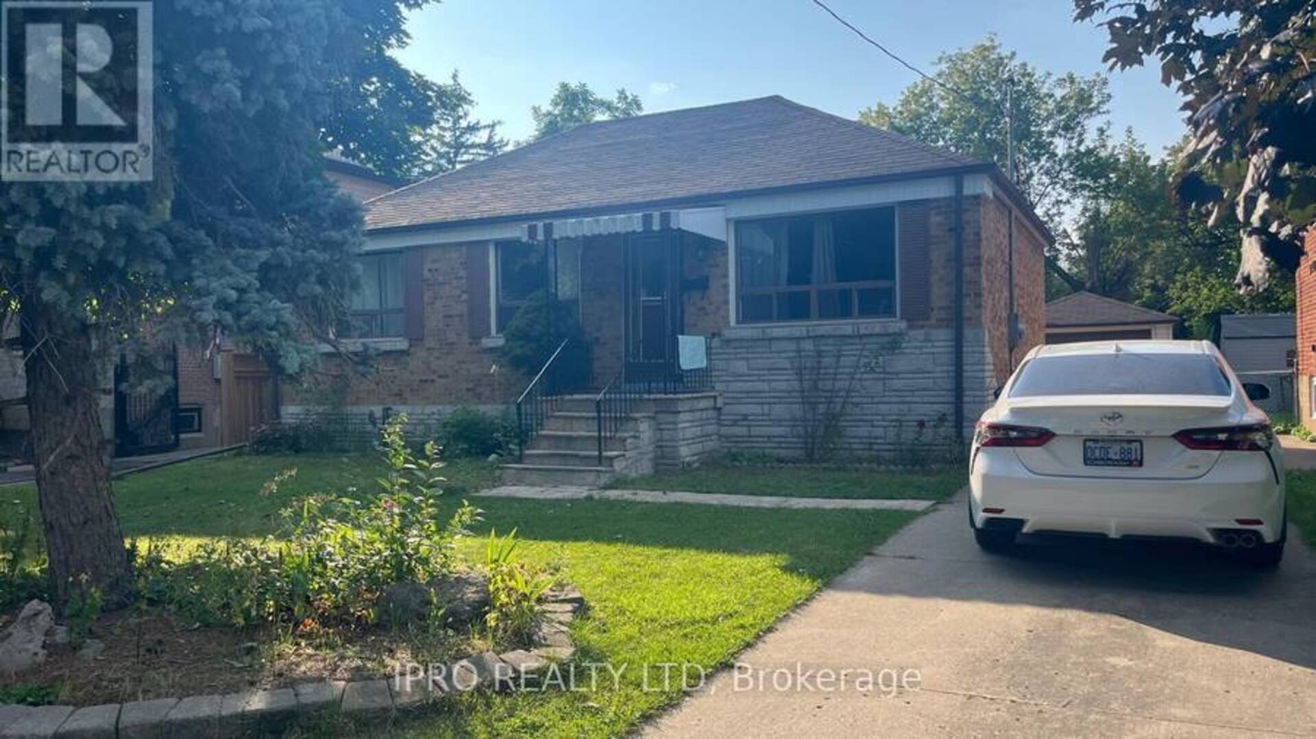 50 ROYCE AVENUE N Brampton 