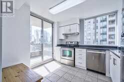 710 - 256 DORIS AVENUE Toronto