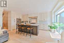 2498 LONGRIDGE CRESCENT Oakville 