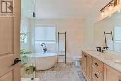 2498 LONGRIDGE CRESCENT Oakville 