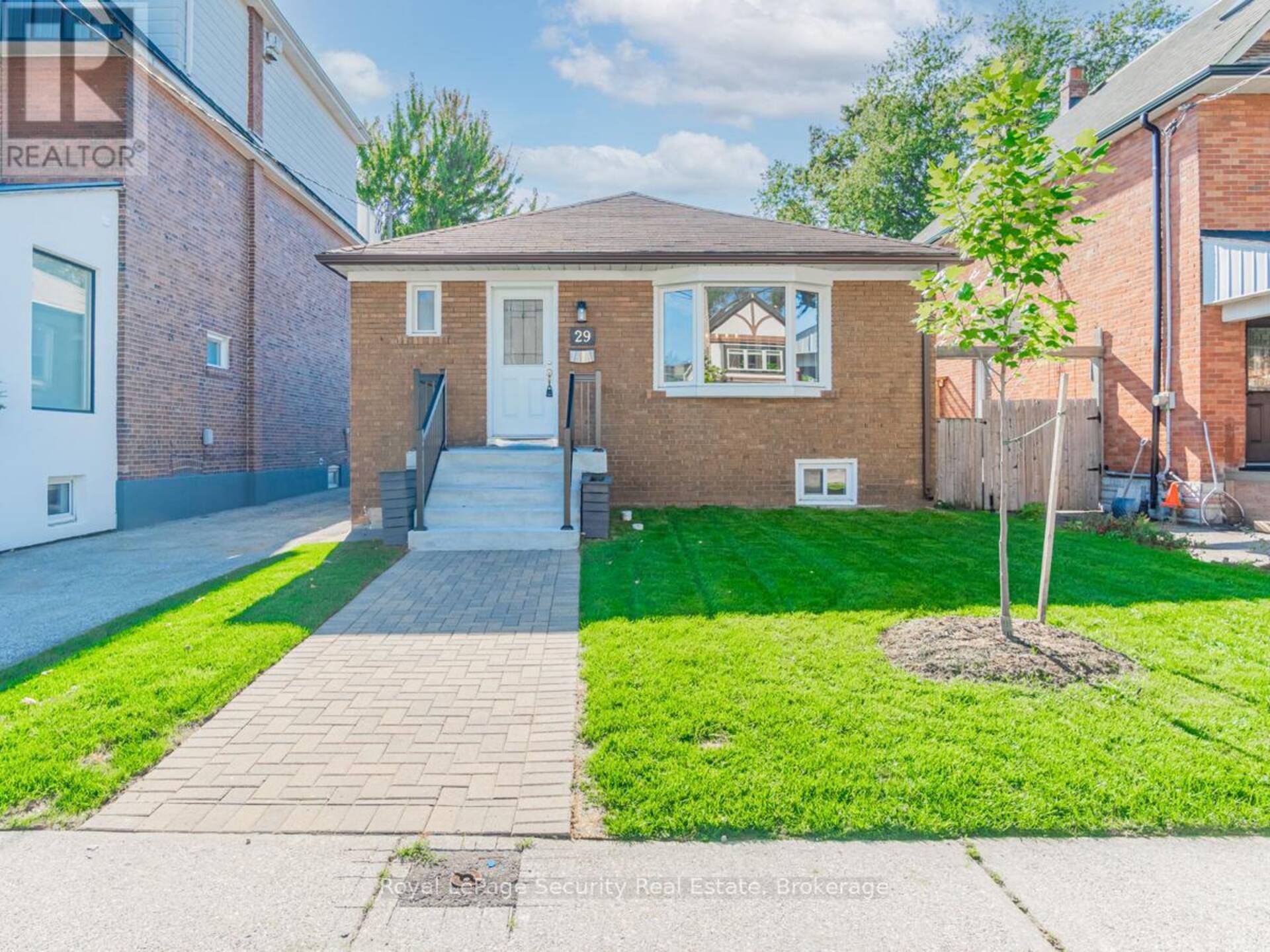 LOWER - 29 MORLAND ROAD Toronto