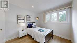 327 SUSSEX AVENUE Richmond Hill 