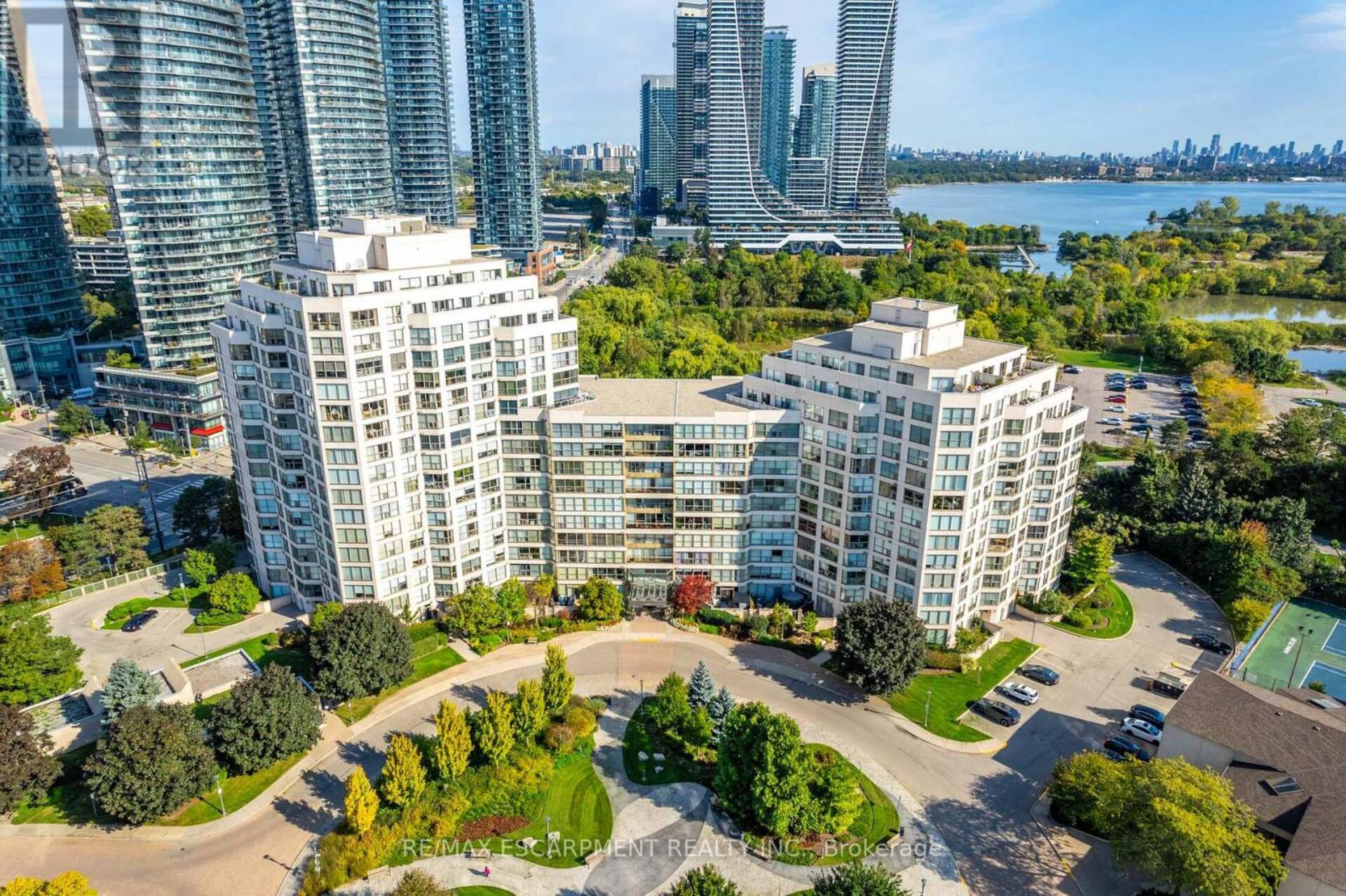 810 - 2261 LAKE SHORE BOULEVARD Toronto 