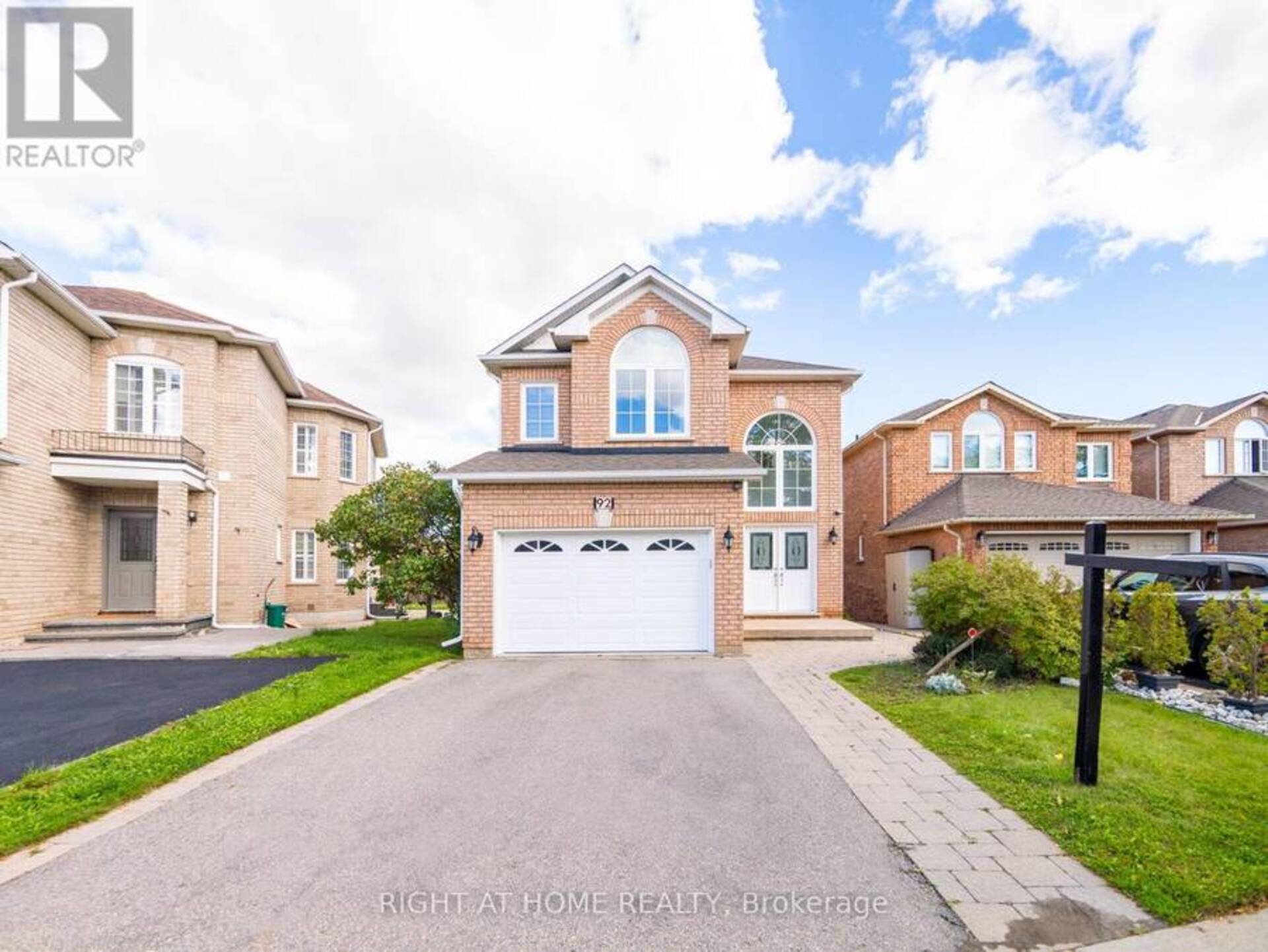 92 SOLWAY AVENUE Vaughan 