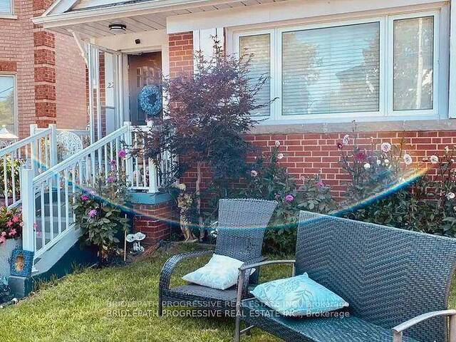 LOWER - 22 BARFIELD AVENUE Toronto Ontario