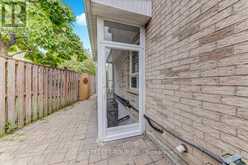 21 DEBONAIR DRIVE Richmond Hill 