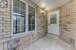 21 DEBONAIR DRIVE Richmond Hill 