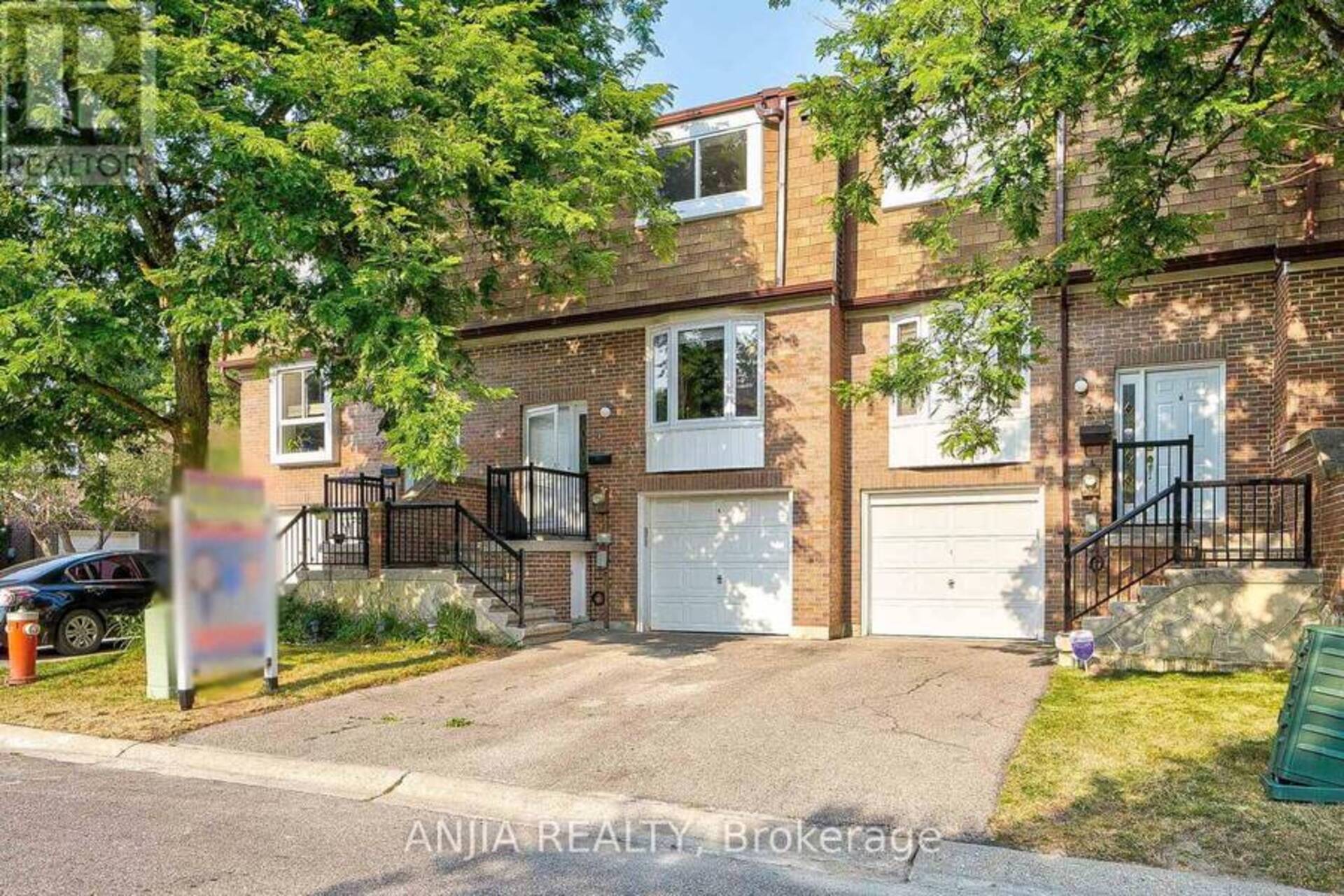 23 - 40 CASTLE ROCK DRIVE Richmond Hill